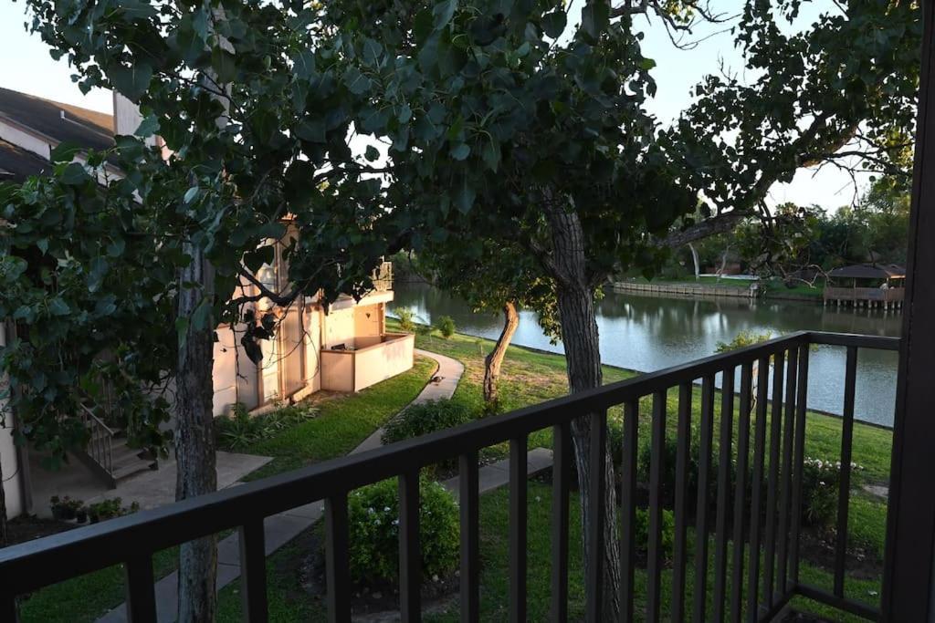 Place De La Rio Grand Brownsville Luaran gambar